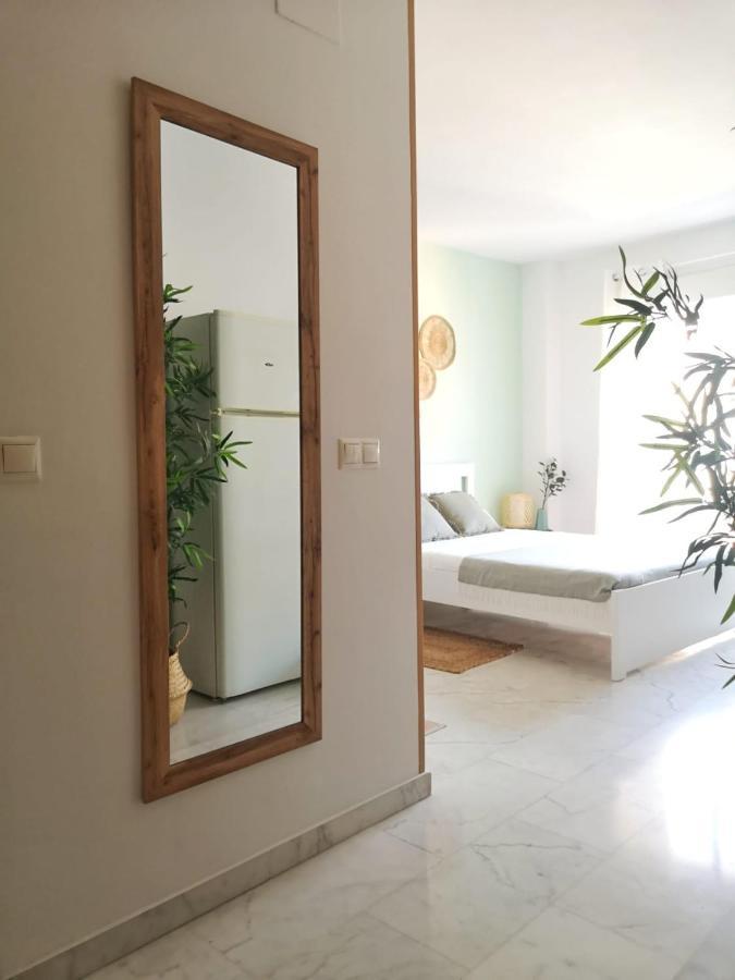 Acogedor estudio en el centro histórico de Málaga Apartamento Exterior foto